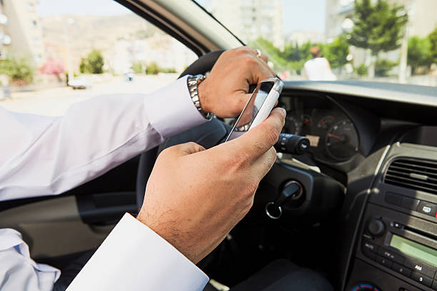 A mágneses és csatolós tartók szerepe az autós kiegészítőkben