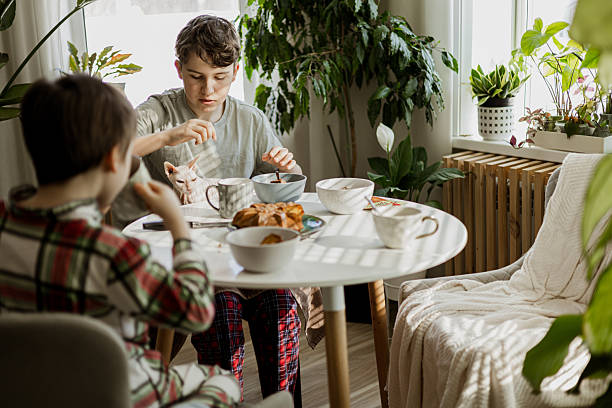 Hogyan ünneplik a testvér bögrék a testvéri kapcsolatokat