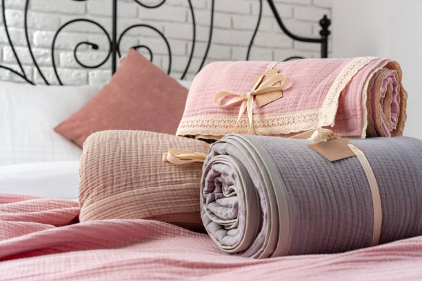 Az anyag és szövés szerepe a takarók kényelmében