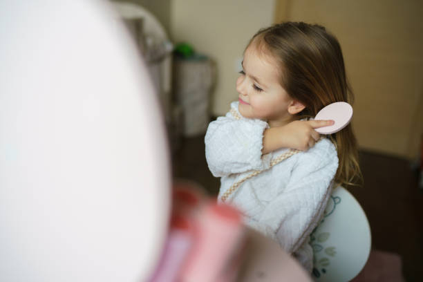 Az Anyag és a Fogak Dizájnjának Szerepe a Fésűk Hatékonyságában