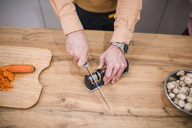 Élesítési Szög Szerepe: Hogyan Élesítsd Tökéletesen a Késeidet?